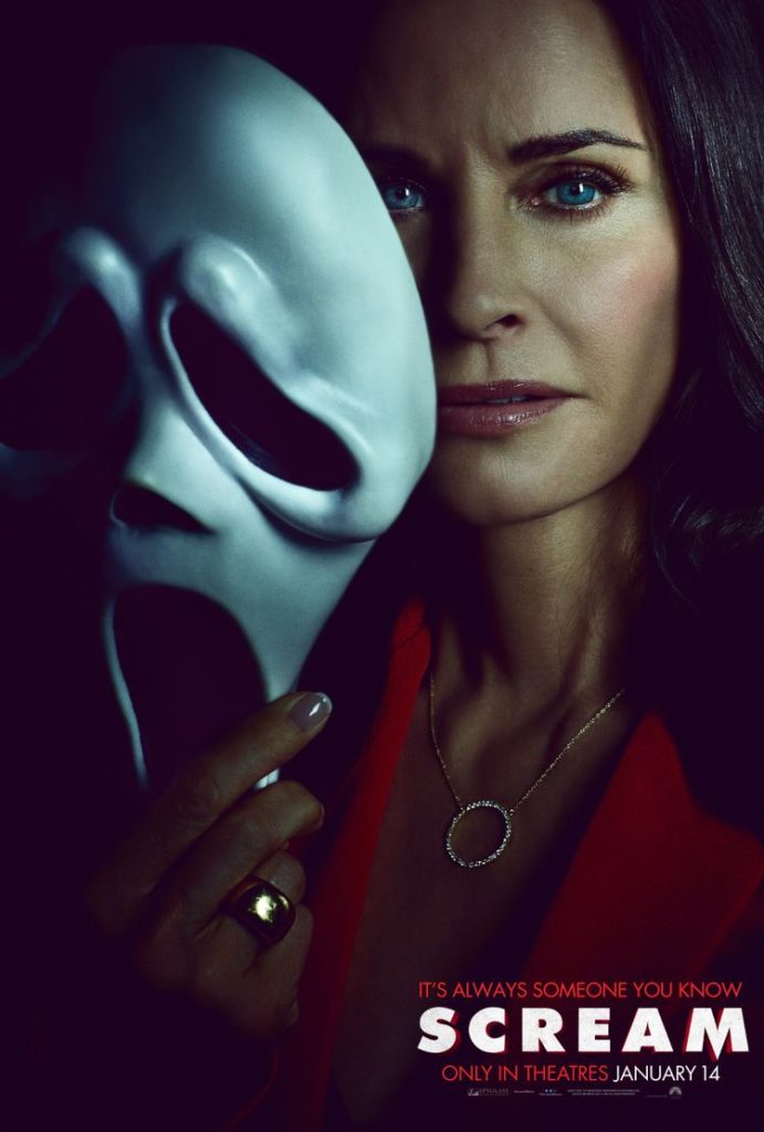 Scream 5 poster of Courteney Cox's character holding Ghostface mask